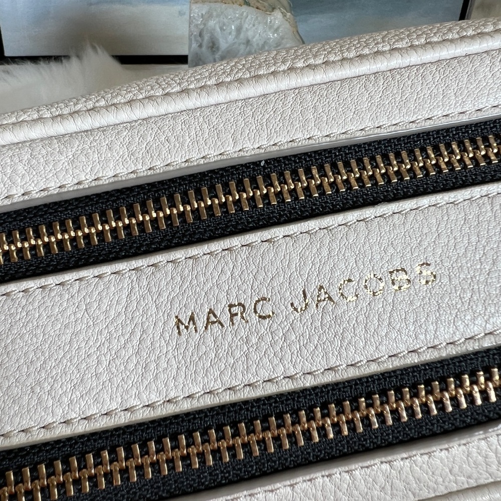 SOLD Authentic MARC JACOBS  Crossbody Bag Leather - Picture 6 of 16